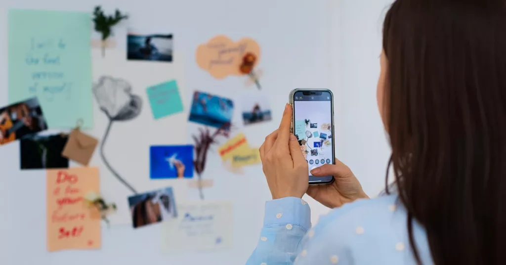 Gestionar redes sociales o contratar una agencia